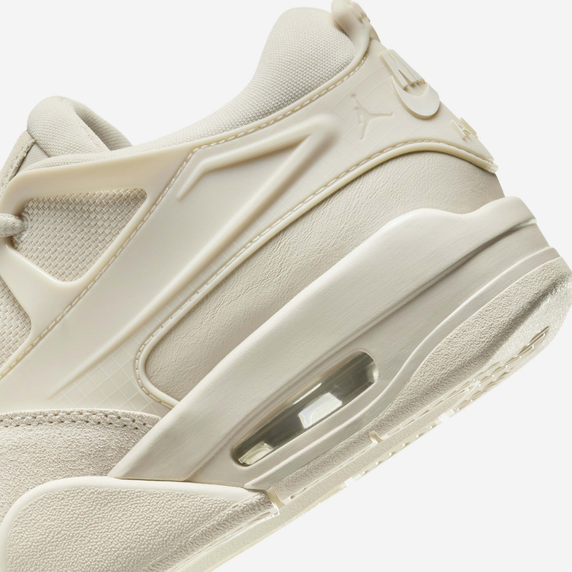 Air Jordan 4 RM "Legend Light Brown"