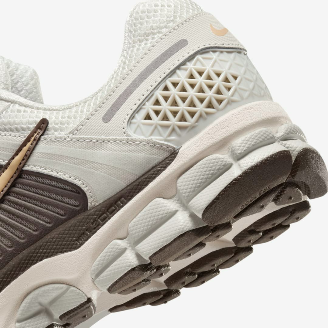 Nike Zoom Vomero 5 "Light Bone"