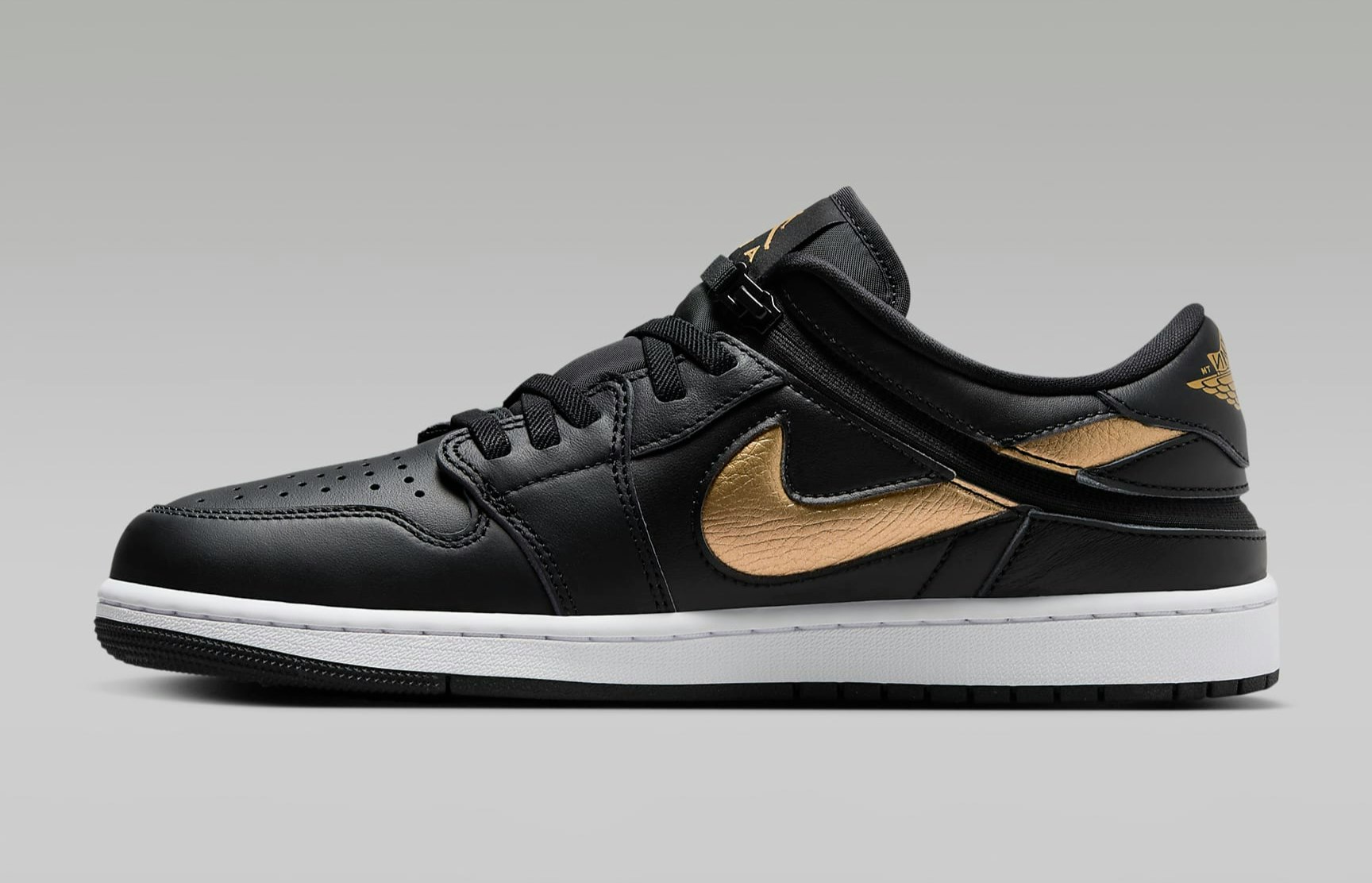 Air Jordan 1 Low FlyEase "Metallic Gold"