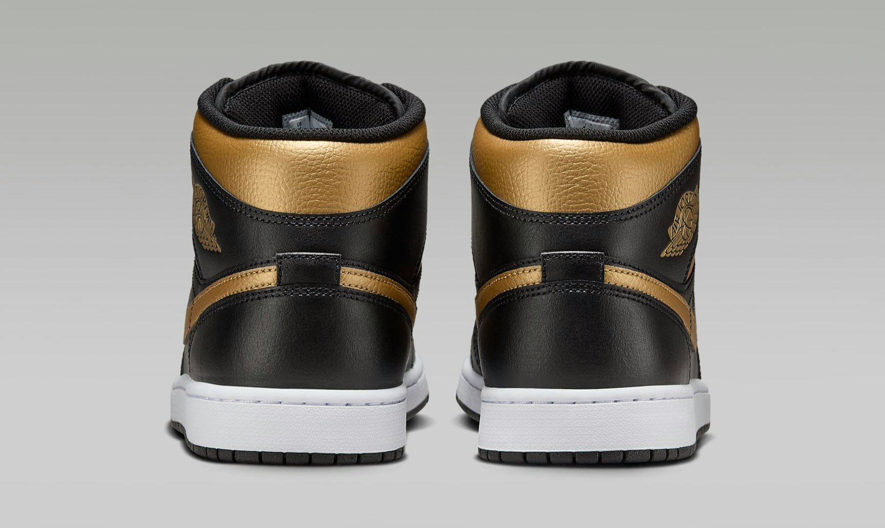 Air Jordan 1 Mid "Metallic Gold"