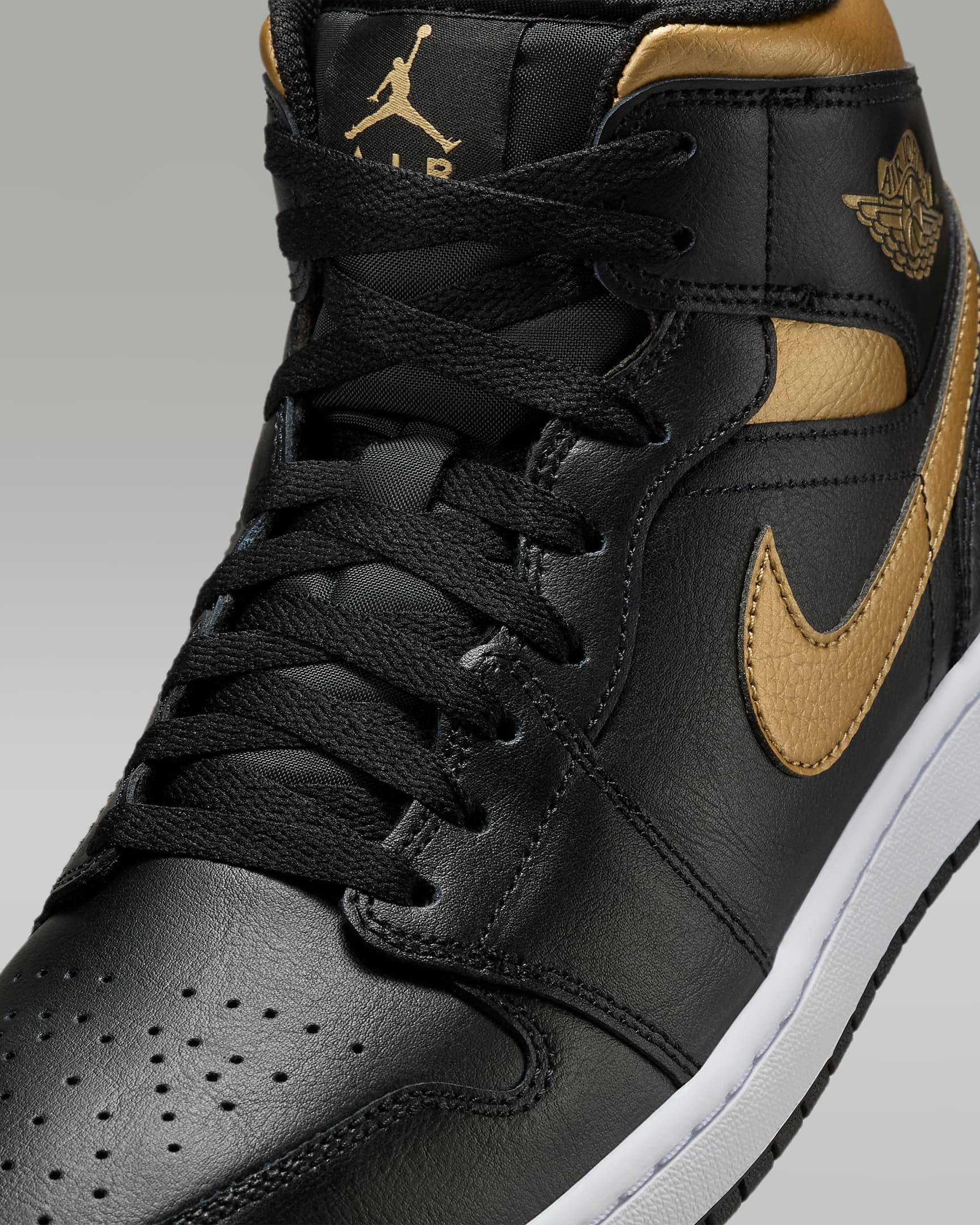 Air Jordan 1 Mid "Metallic Gold"