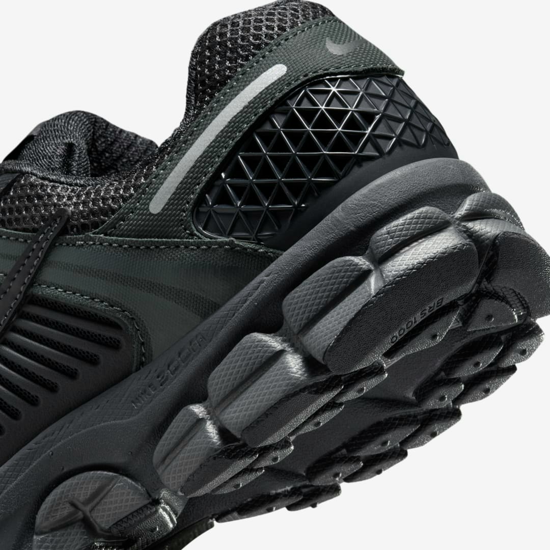 Nike Zoom Vomero 5 "Triple Black"