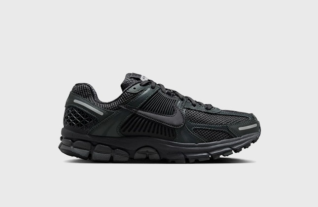 Nike Zoom Vomero 5 "Triple Black" Nike Zoom Vomero 5 "Triple Black"