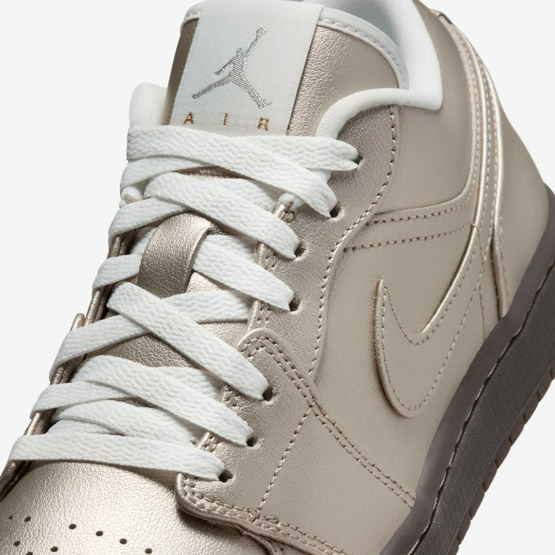 Air Jordan 1 Low SE "Metallic Zinc"