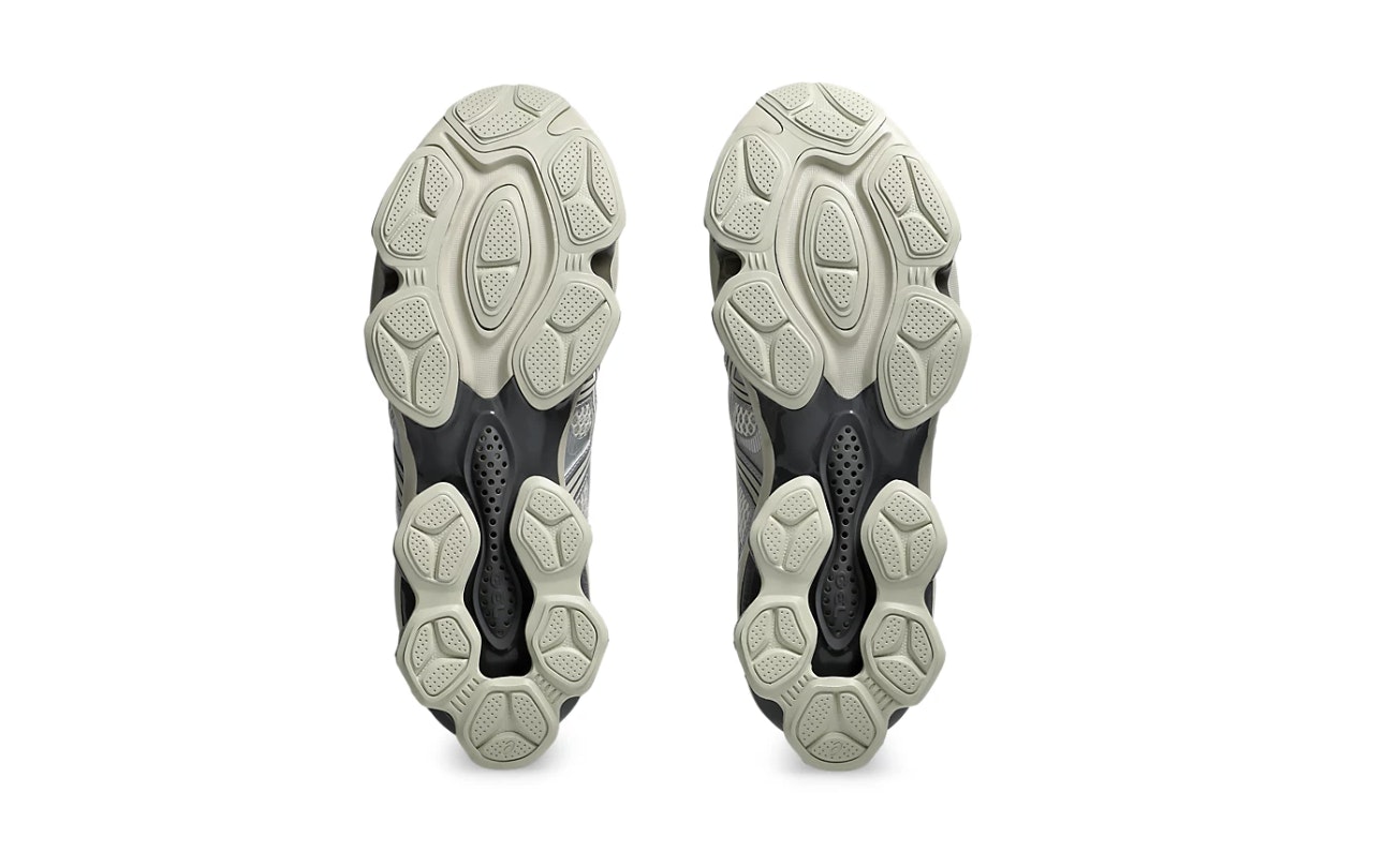 Asics Gel-Quantum Kinetic "Light Dust" Asics Gel-Quantum Kinetic "Light Dust"