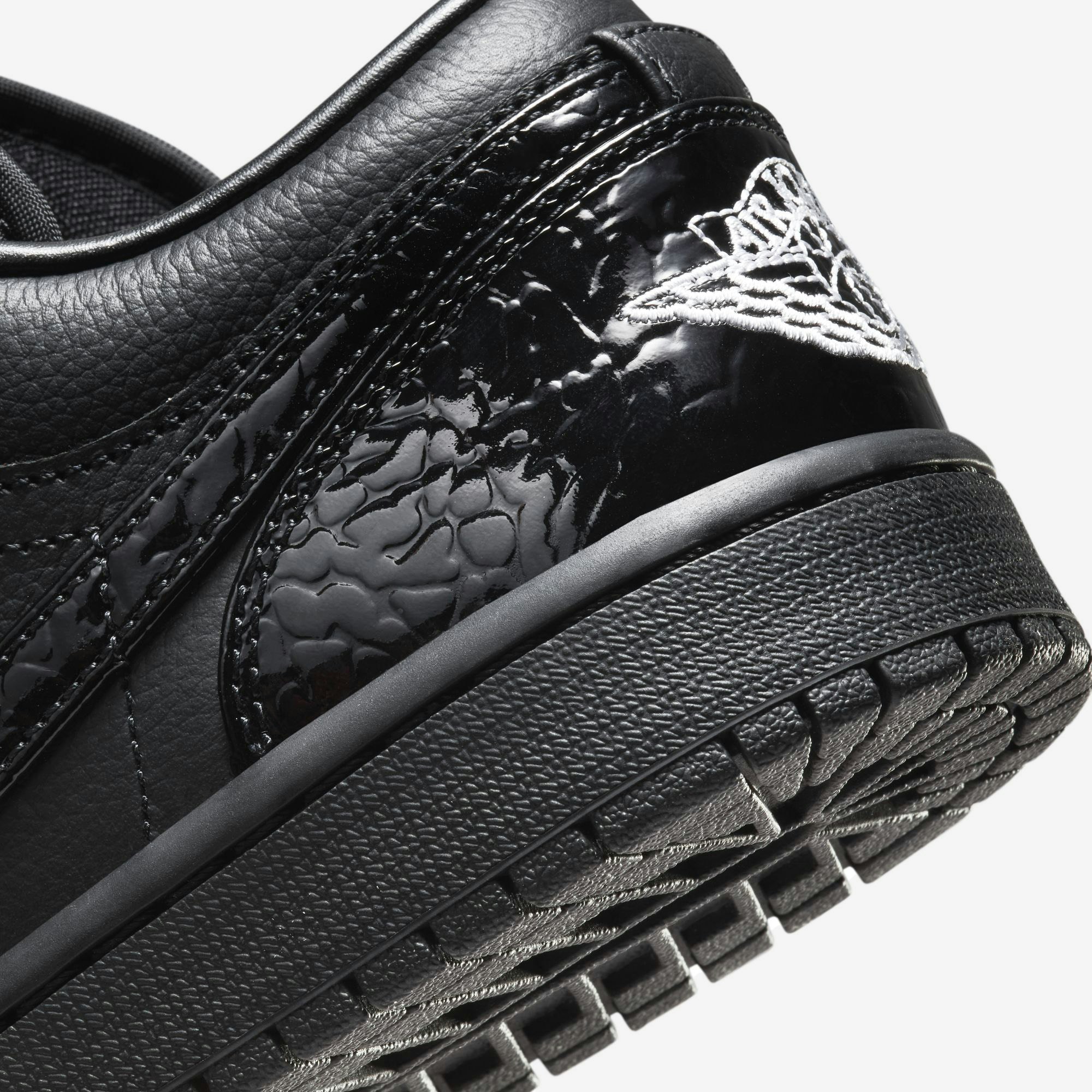 Air Jordan 1 Low SE "Patent Elephant Black"