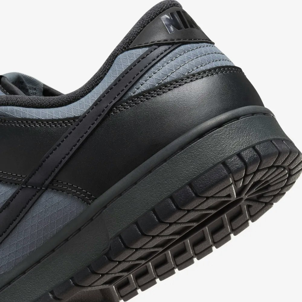 Nike Dunk Low "Off Noir"