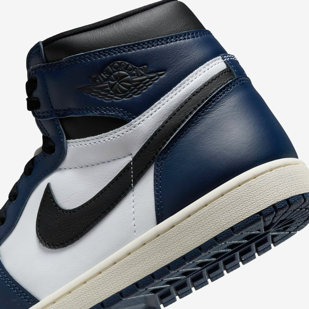 Air Jordan 1 High OG "Midnight Navy"