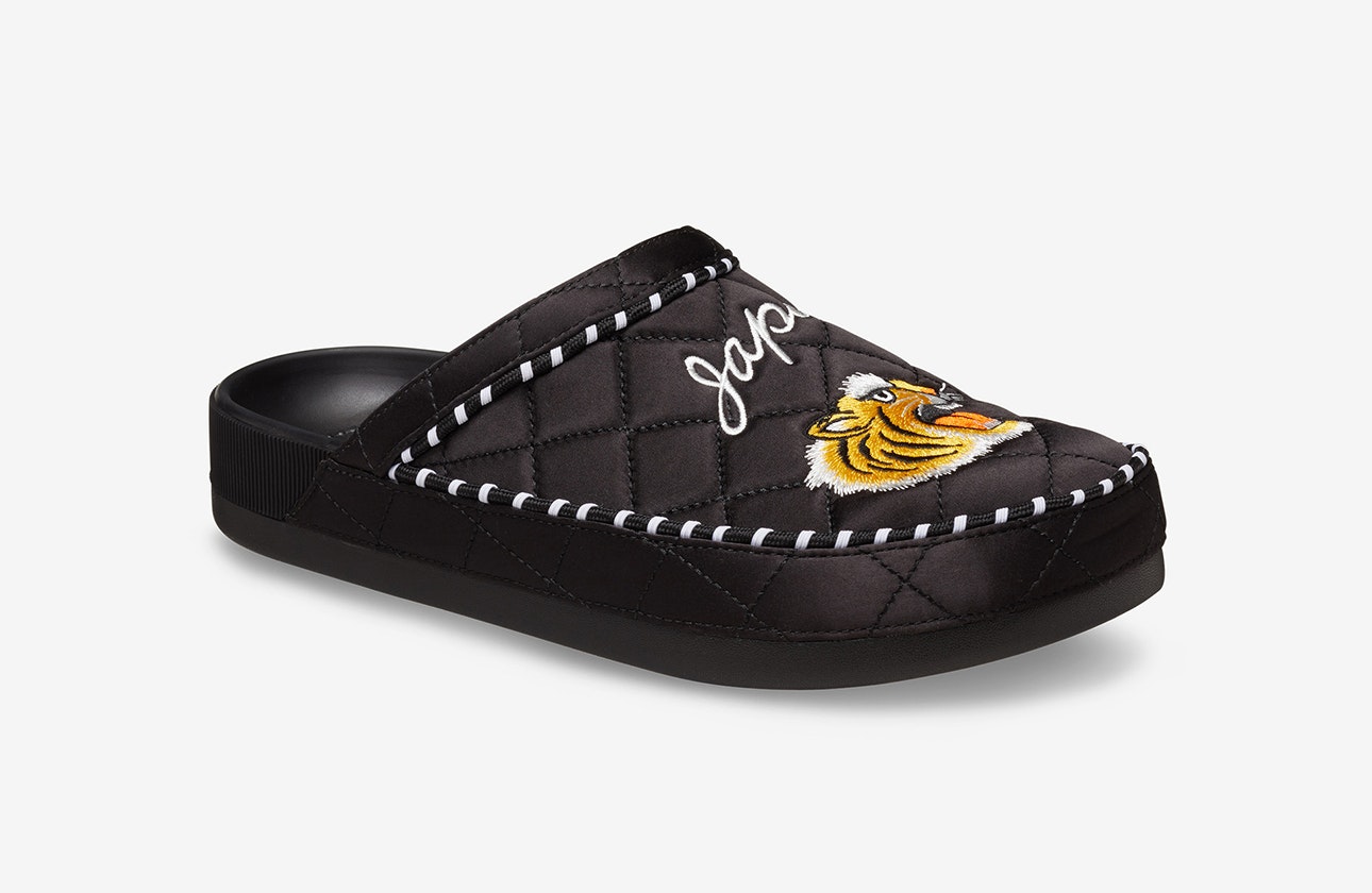 BEAMS x Crocs Dylan Clog "Black"