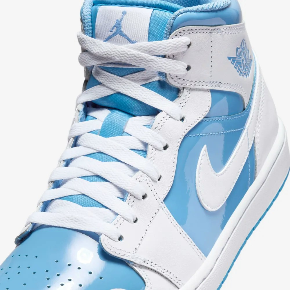 Air Jordan 1 Mid "Legend Blue"