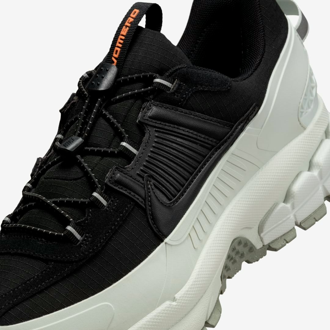 Nike Zoom Vomero 5 Roam "Light Silver"