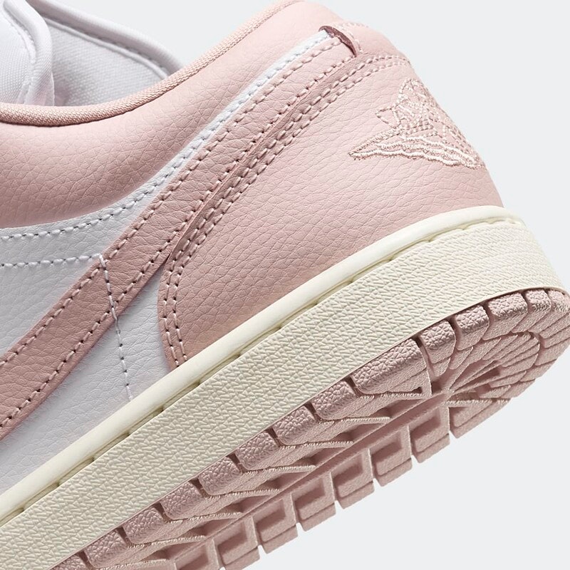 Air Jordan 1 Low "Pink Oxford"