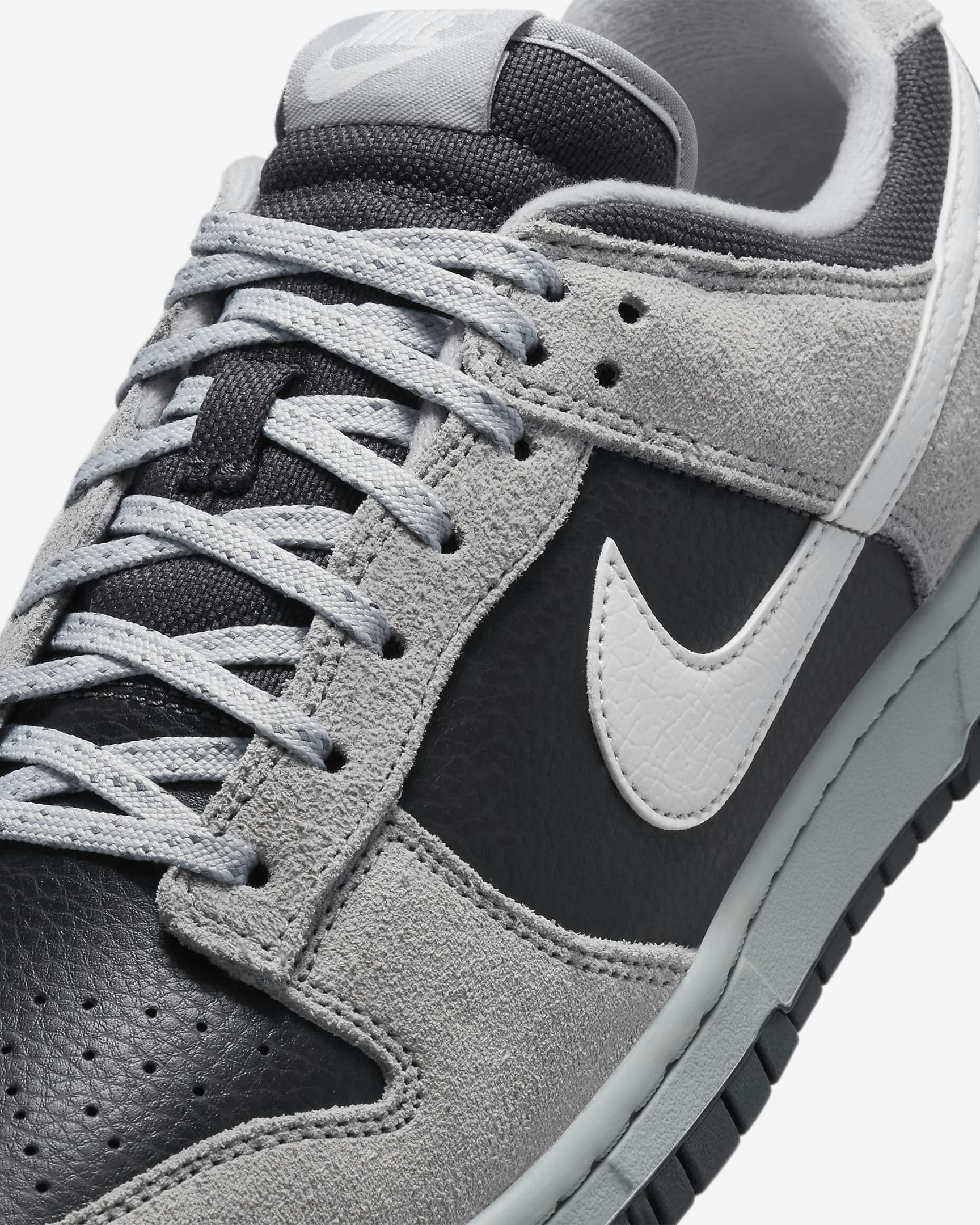 Nike Dunk Low "Smoke Grey"