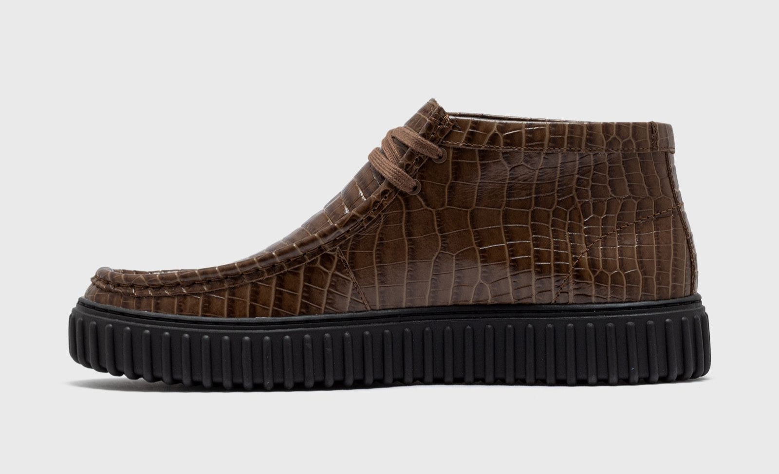 Martine Rose x Pleasures x Clarks Originals Cur Torhill Hi "Brown Croc Lea"