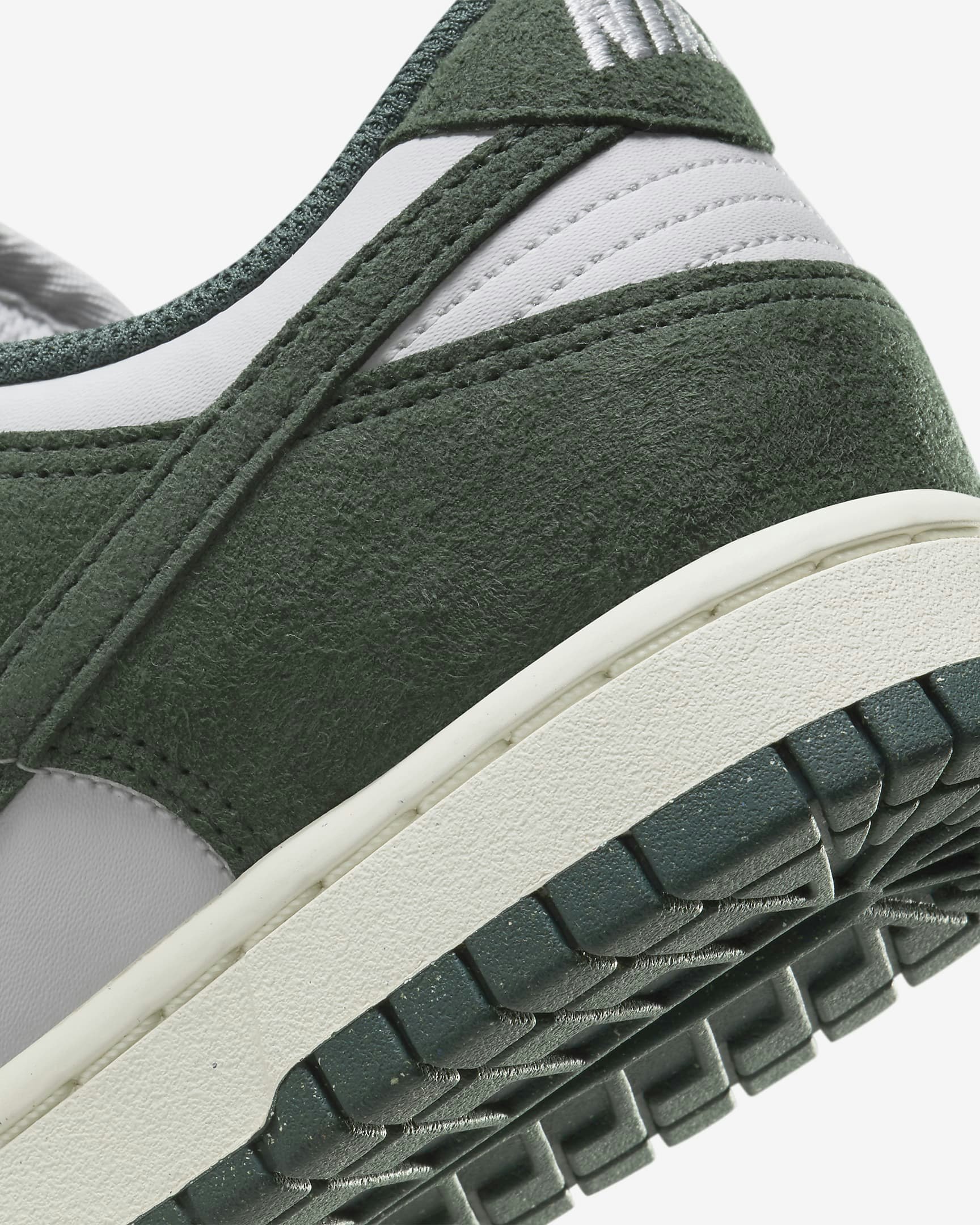 Nike Dunk Low "Next Nature" (Vintage Green)