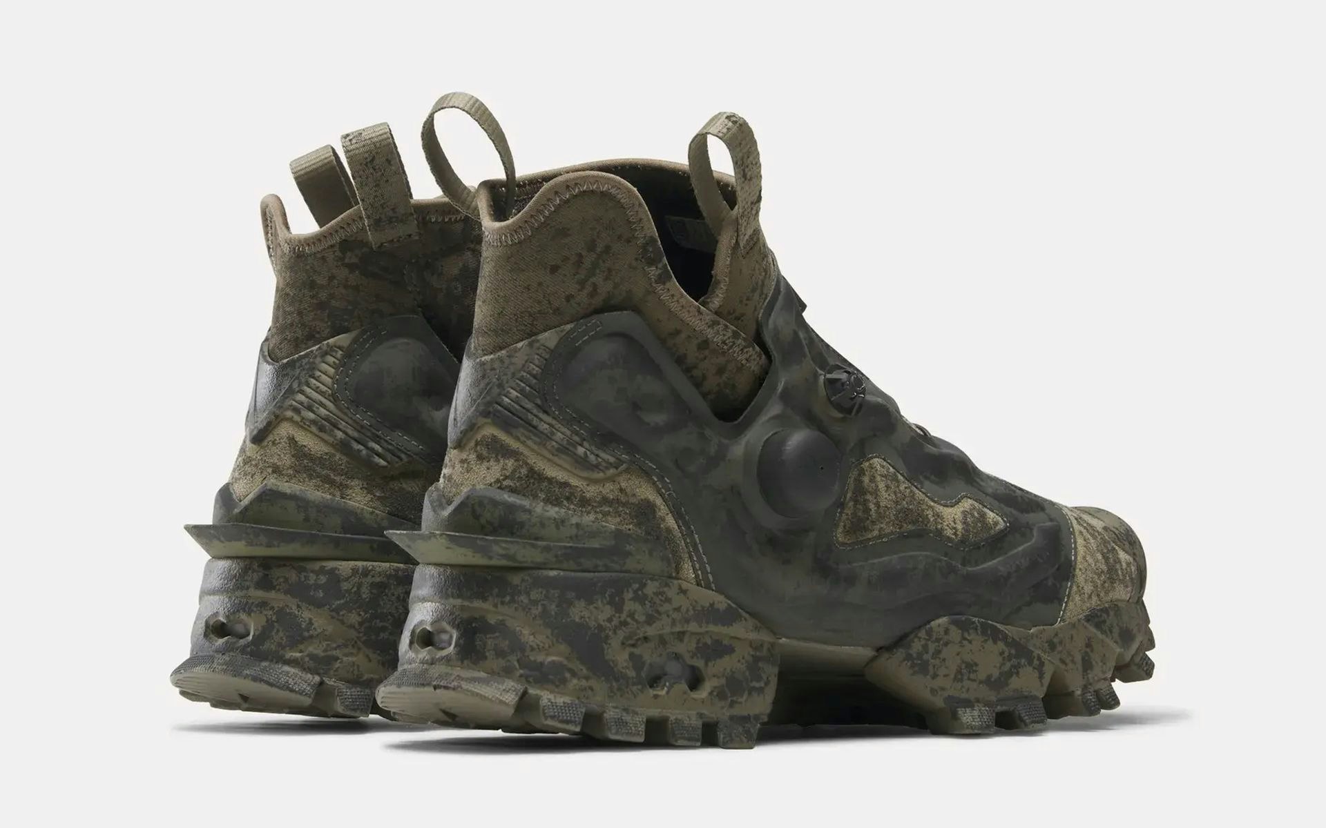 Universal Monsters x Reebok Instapump Fury 94 "Creature From the Black Lagoon"