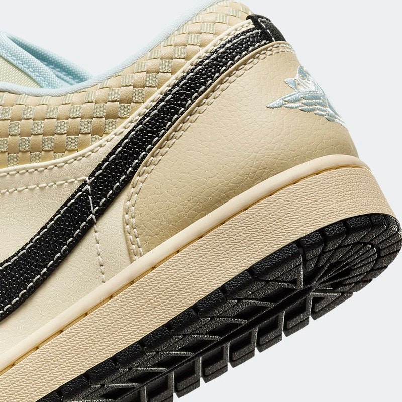 Air Jordan 1 Low SE "Black Muslin"