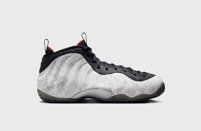 Tekken 8 x Nike Air Foamposite One "Jin Kazama" Tekken 8 x Nike Air Foamposite One "Jin Kazama"