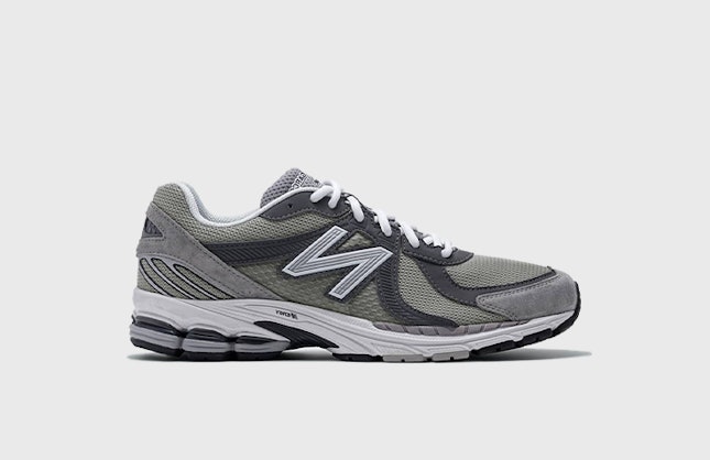 Comme des Garçons x New Balance 860v2 "Grey"