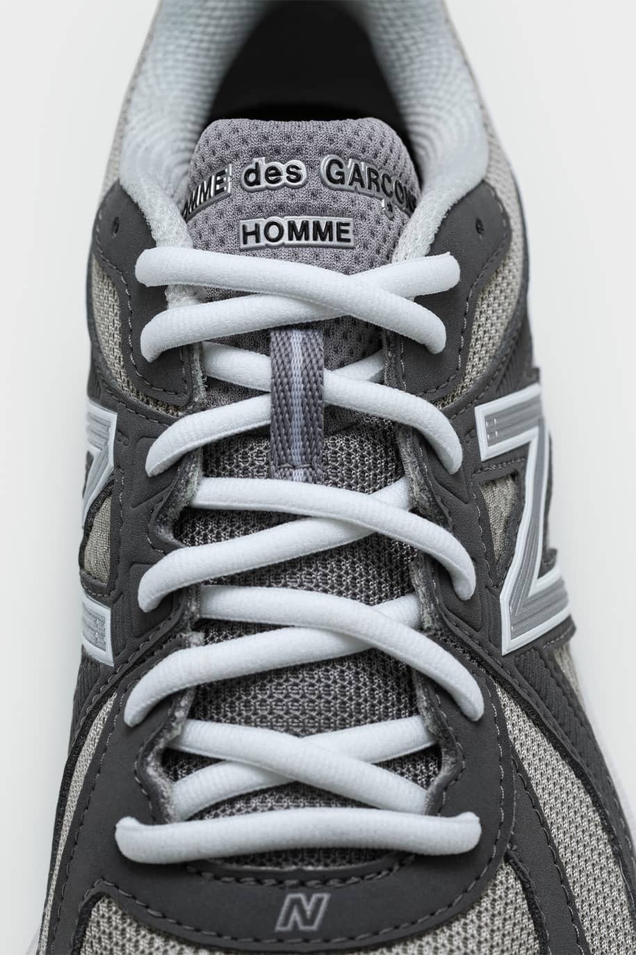 Comme des Garçons x New Balance 860v2 "Grey"