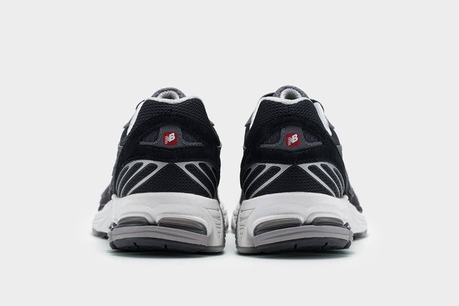 Comme des Garçons x New Balance 860v2 "Black"