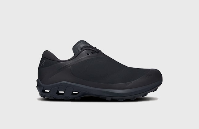 Post Archive Faction x On Cloudventure Peak "All Black"