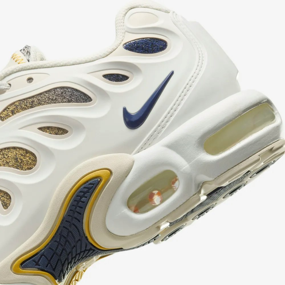 PSG x Nike Air Max Plus Drift "Sail"