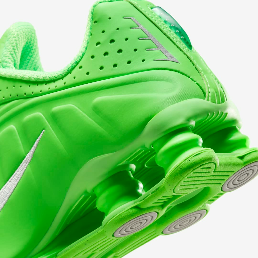 Nike Shox R4 "Green Strike"