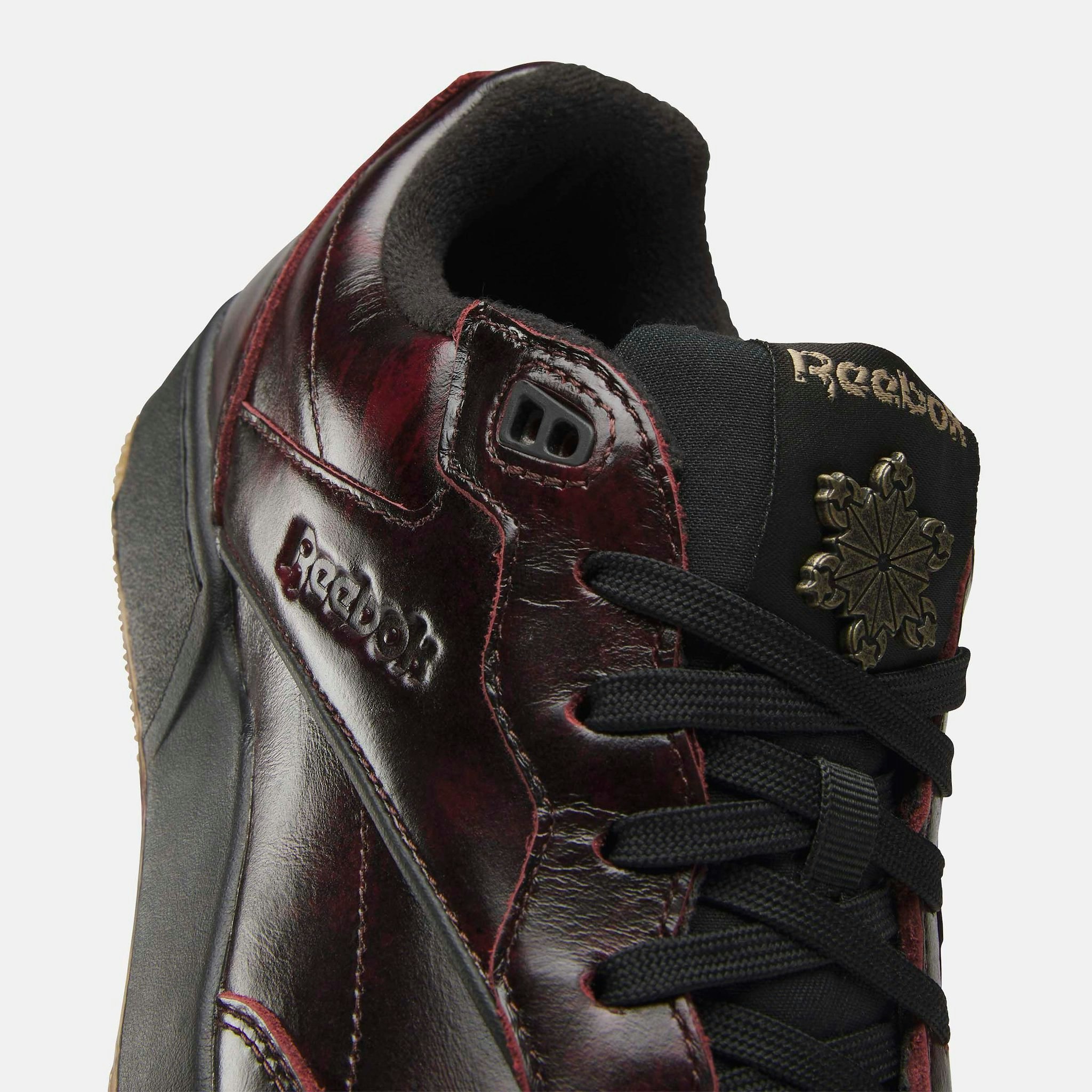 Universal Monsters x Reebok BB 4000 II "Dracula"