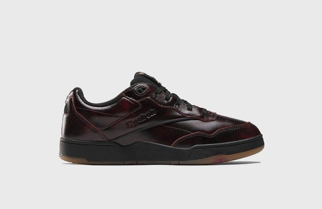 Universal Monsters x Reebok BB 4000 II "Dracula" Universal Monsters x Reebok BB 4000 II "Dracula"