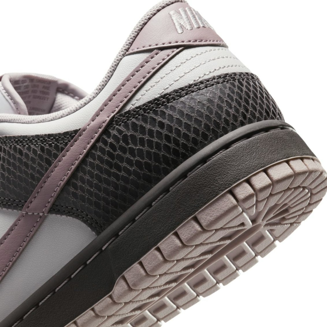 Nike Dunk Low SE "Snakeskin" (Medium Ash) Nike Dunk Low SE "Snakeskin" (Medium Ash)
