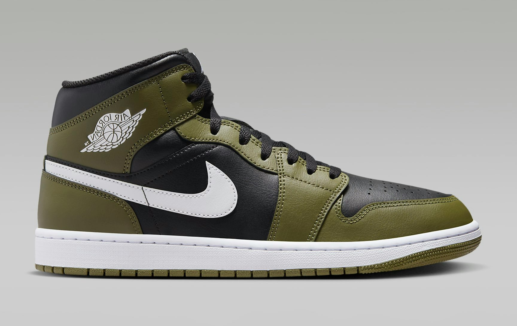 Air Jordan 1 Mid "Medium Olive"