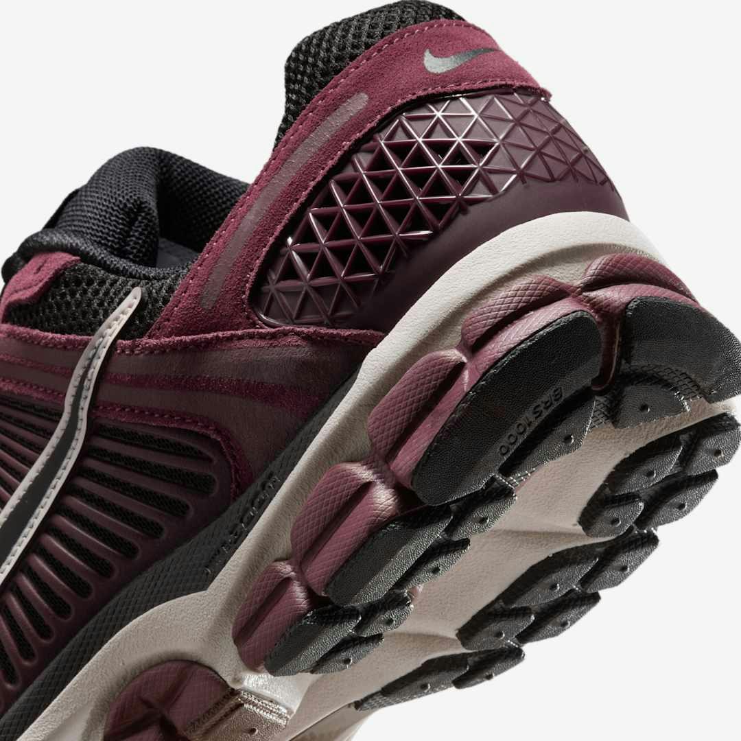 Nike Zoom Vomero 5 "Dark Team Red"