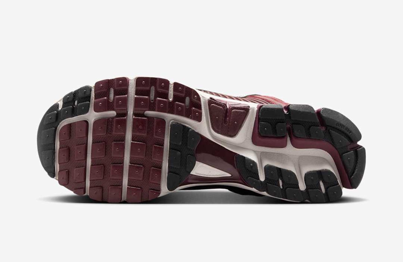 Nike Zoom Vomero 5 "Dark Team Red"