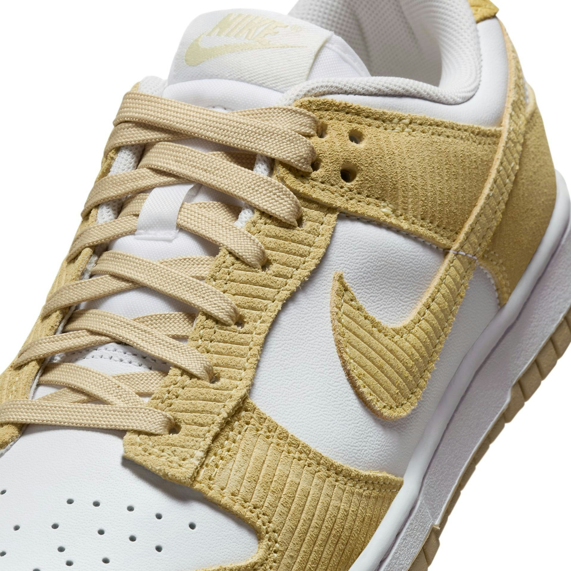 Nike Dunk Low Corduroy "Alabaster"