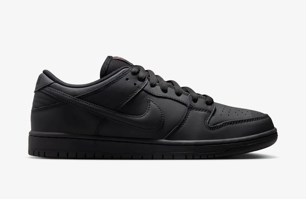 Nike SB Dunk Low ISO "Triple Black"