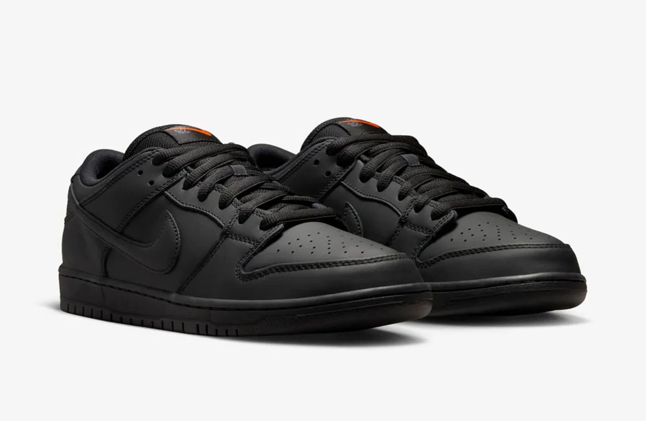 Nike SB Dunk Low ISO "Triple Black"