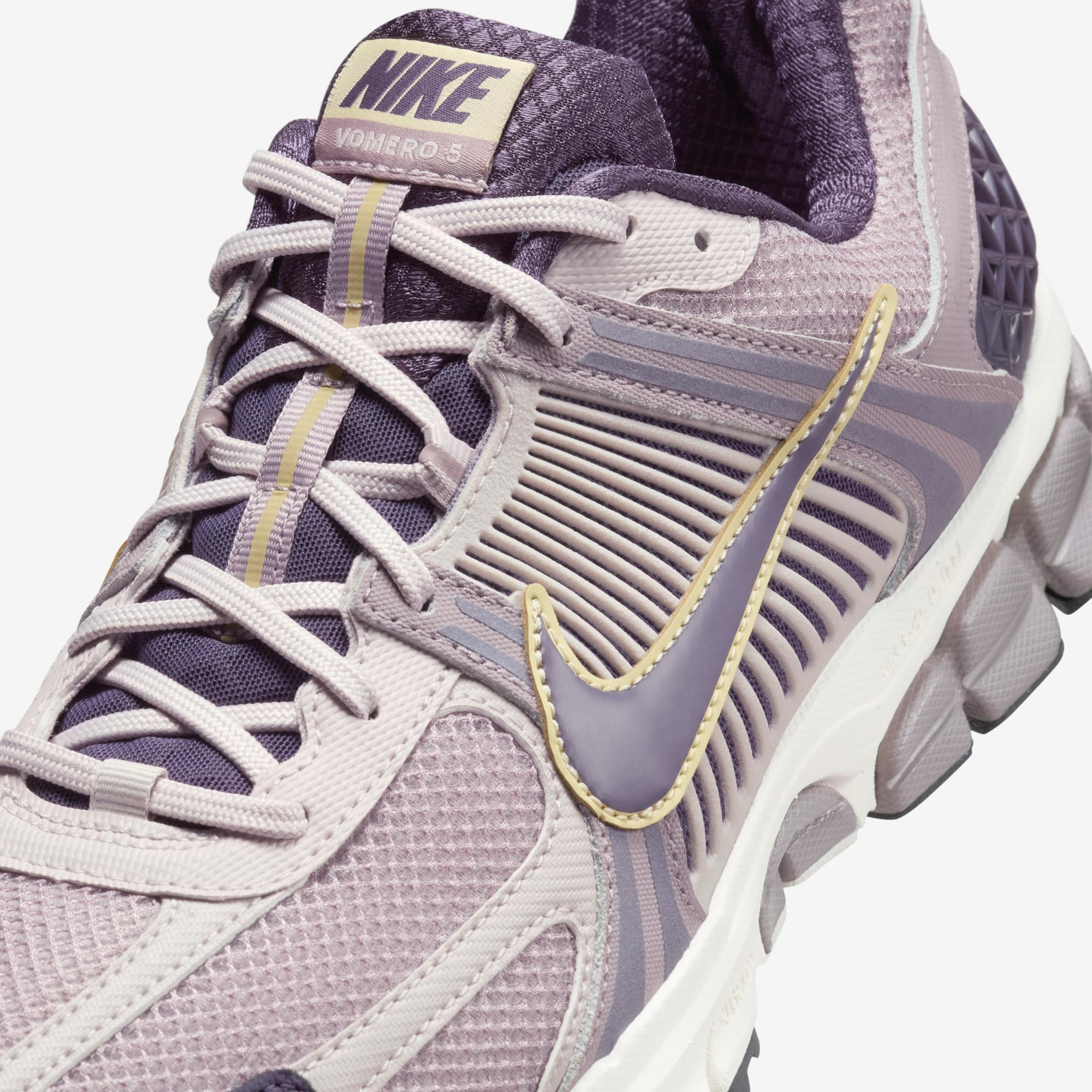 Nike Zoom Vomero 5 "Platinum Violet"