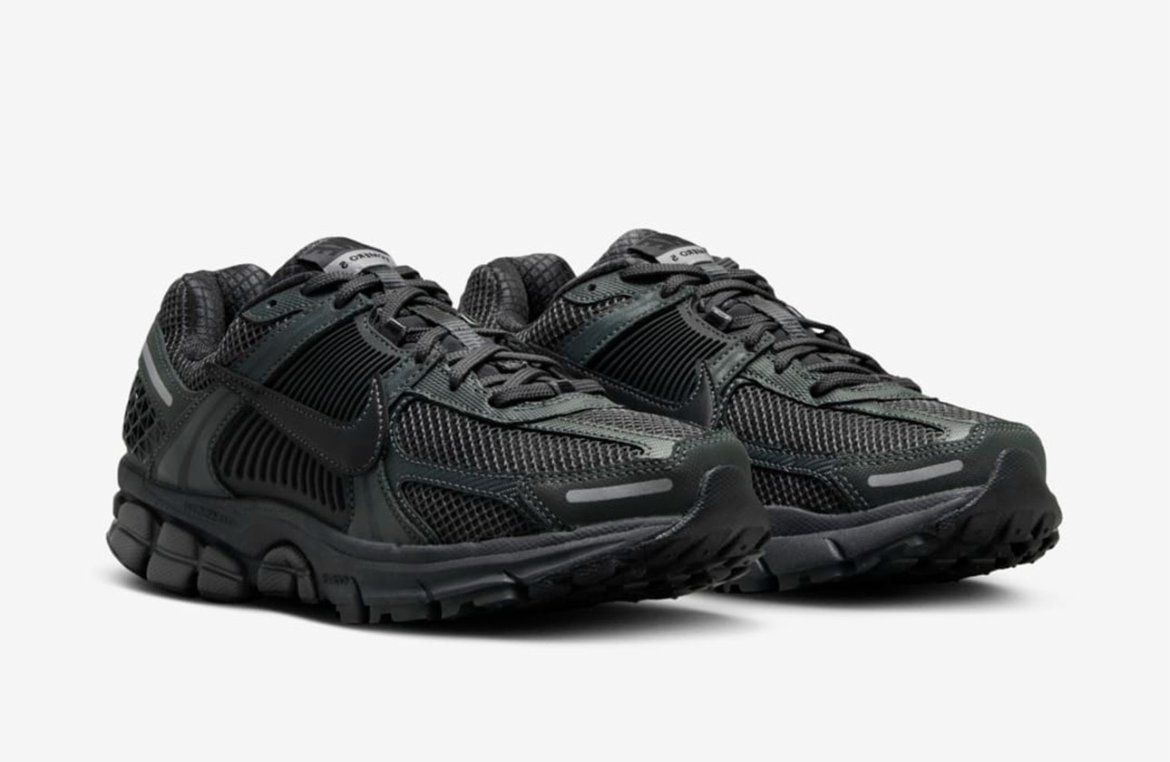 Nike Zoom Vomero 5 "Triple Black"