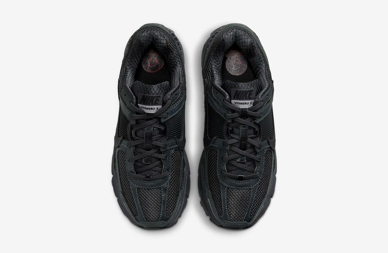 Nike Zoom Vomero 5 "Triple Black"