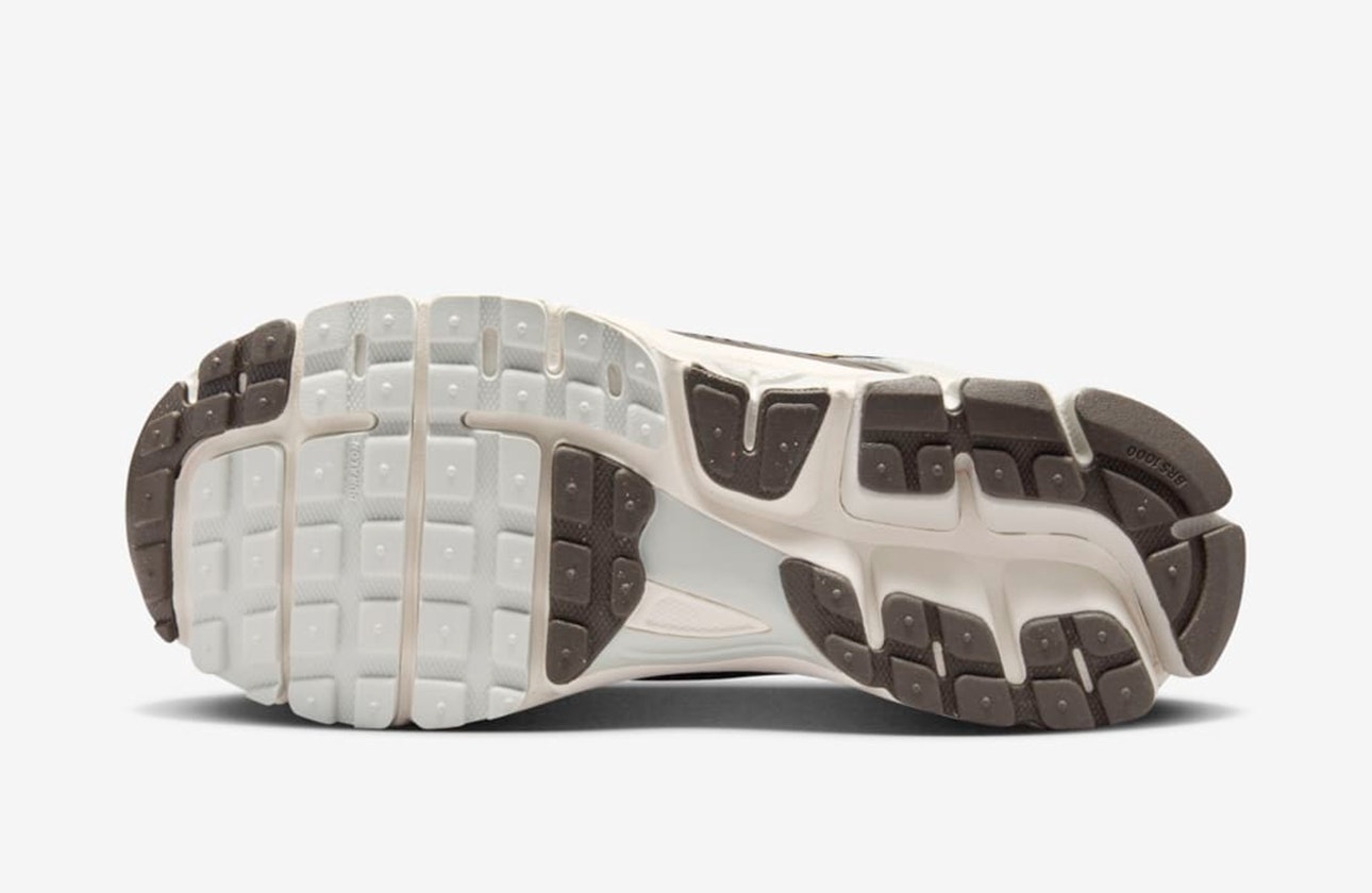 Nike Zoom Vomero 5 "Light Bone"