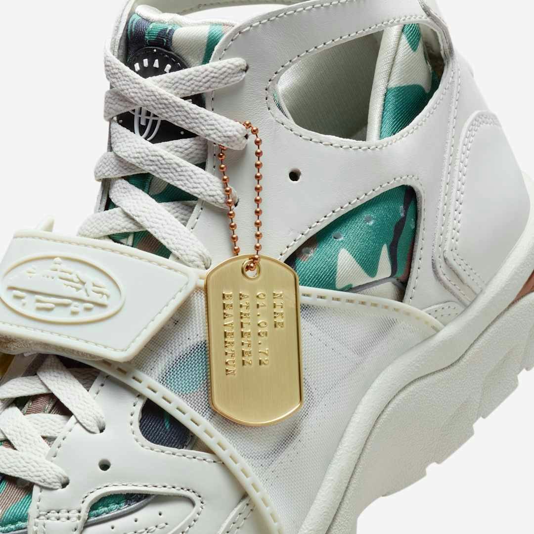 Corteiz x Nike Air Trainer Huarache "Light Bone"