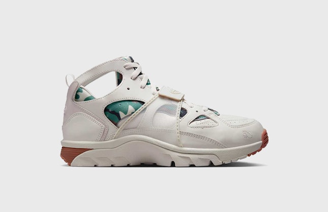 Corteiz x Nike Air Trainer Huarache "Light Bone"