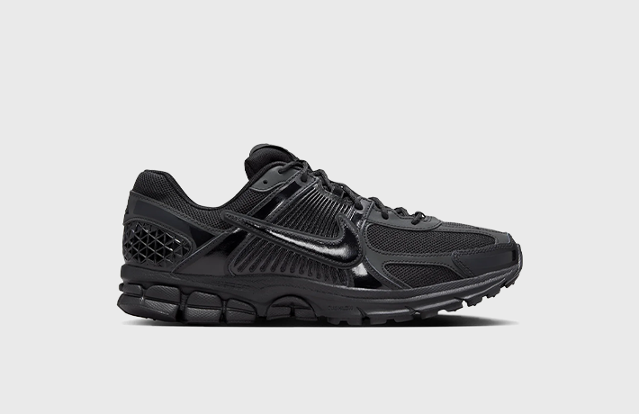 Dover Street Market x Nike Zoom Vomero 5 SP "Triple Black"