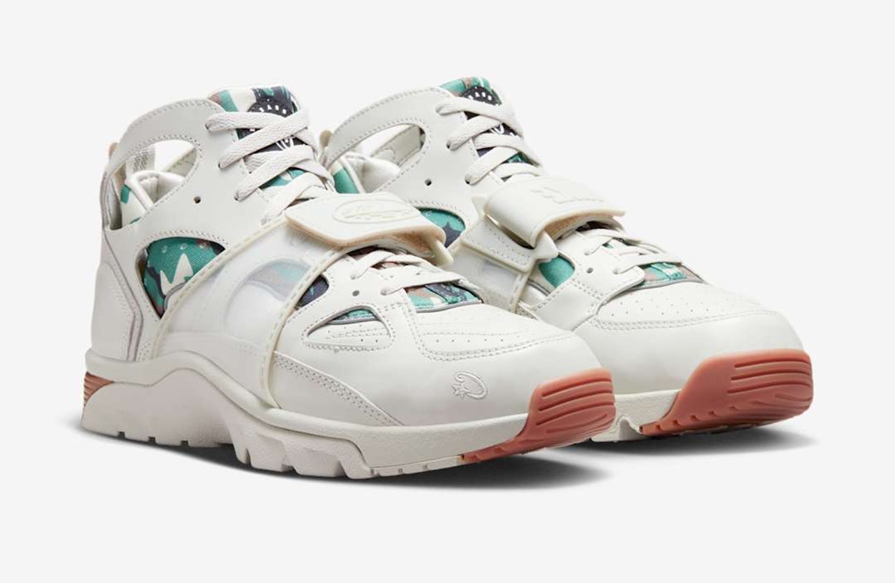 Corteiz x Nike Air Trainer Huarache "Light Bone"