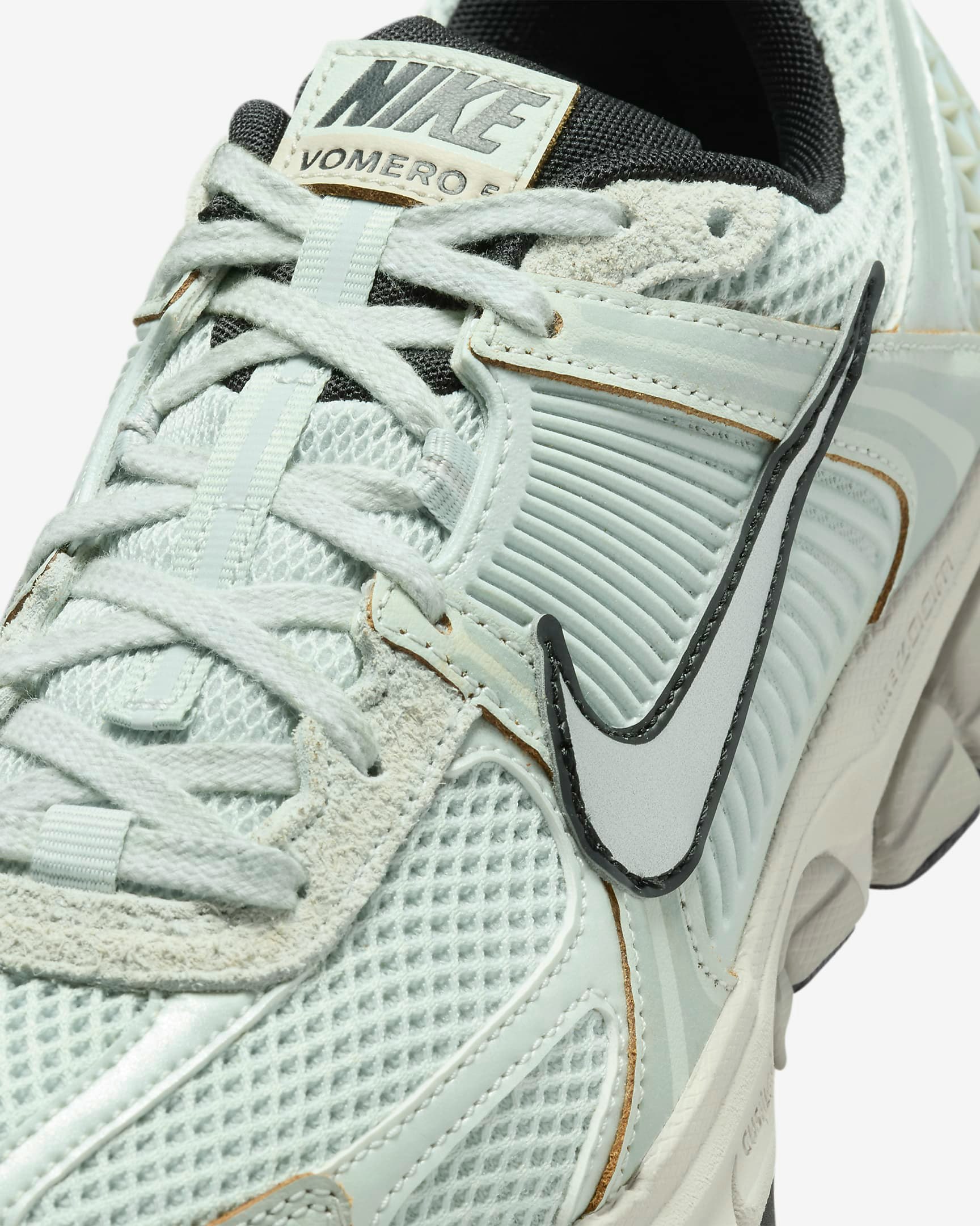 Nike Zoom Vomero 5 "Light Silver"