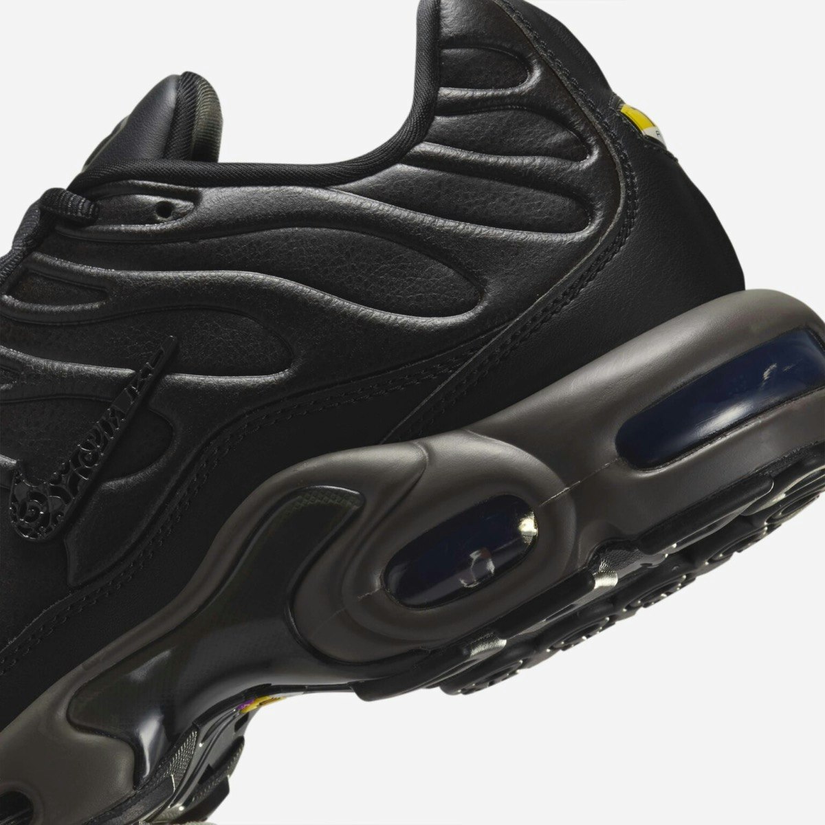Nike Air Max Plus "Black Tea"