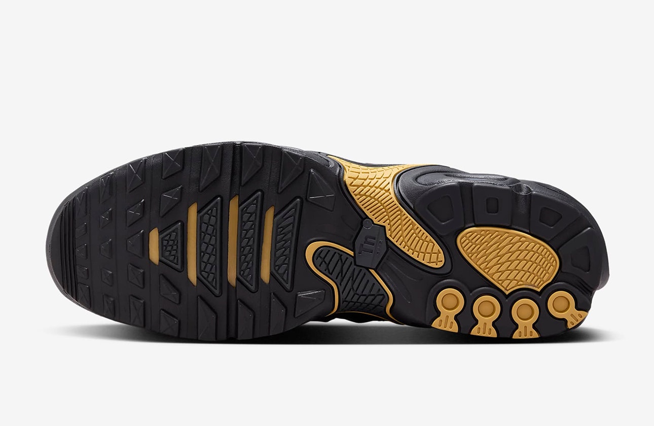 PSG x Nike Air Max Plus Drift "Black"