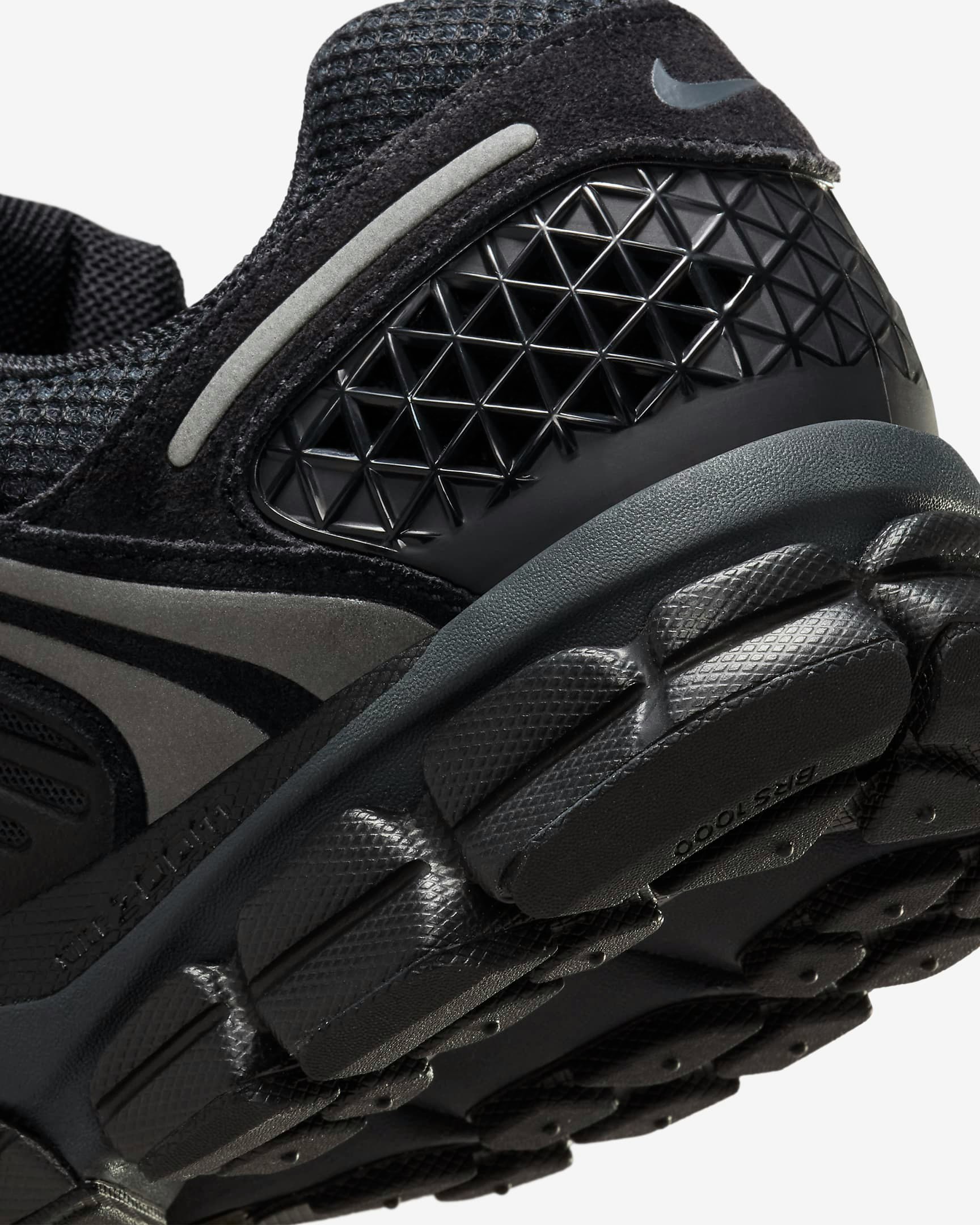 Nike Zoom Vomero 5 "Black"