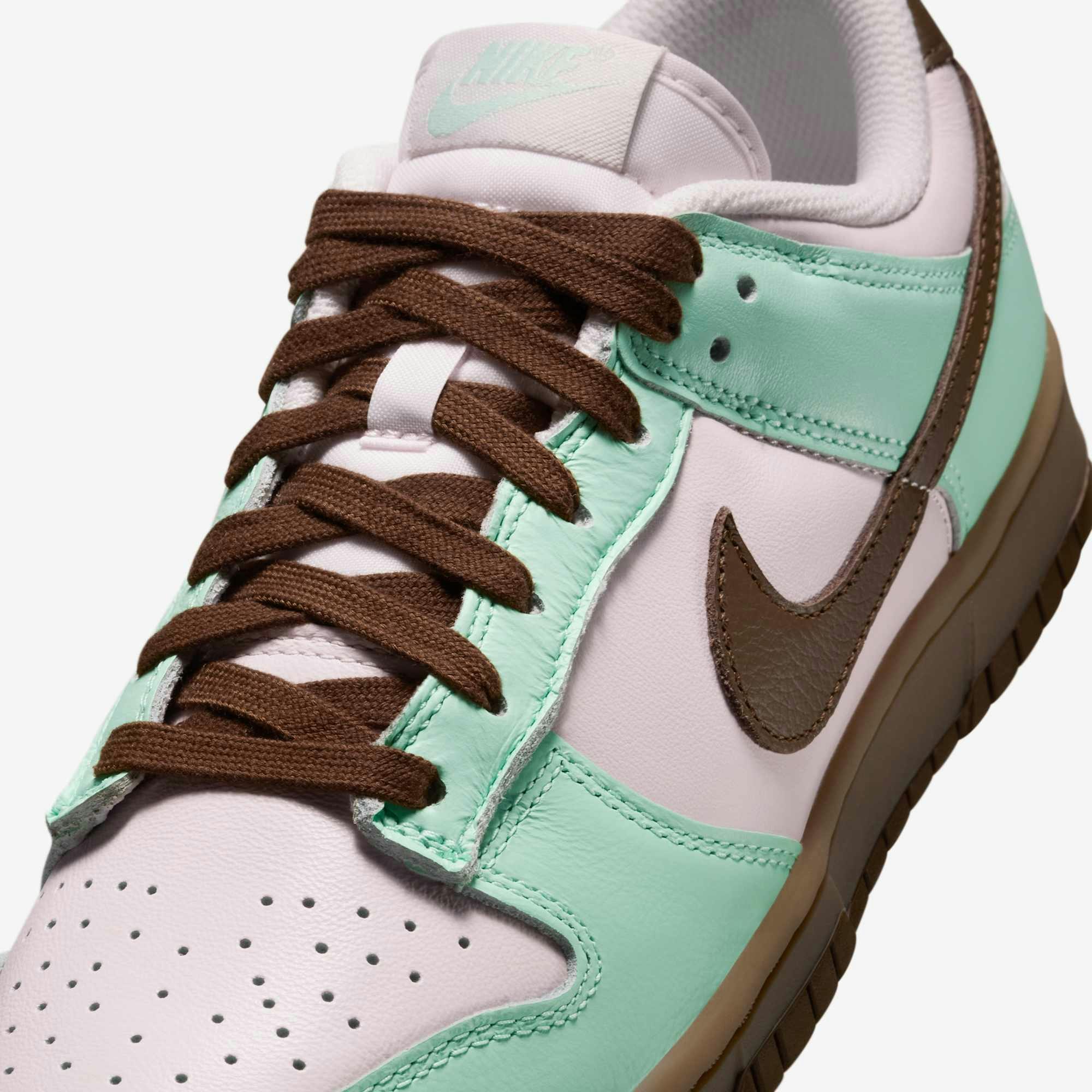 Nike Dunk Low "Mint Chocolate"